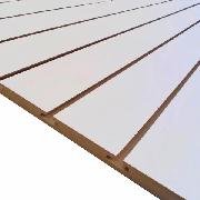 MDF CANALETADO 0,61 X 2,44 X 4